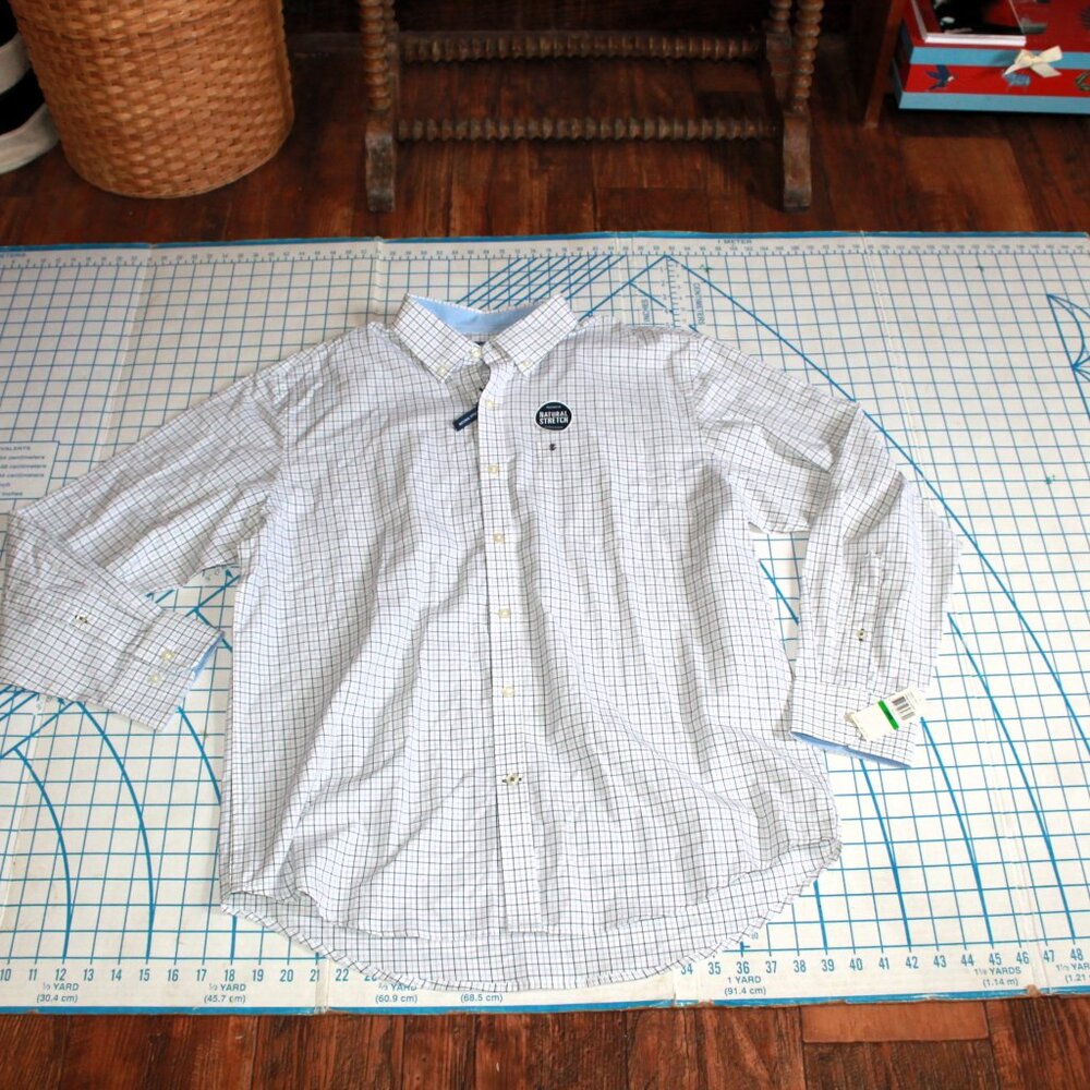 IZOD Premium Essentials Natural Stretch White Checkered Shirt, Large, NWT